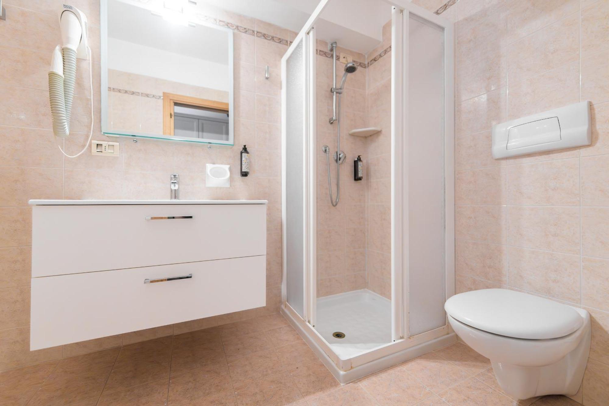 Hotel Garda Bellevue Limone sul Garda Habitación foto